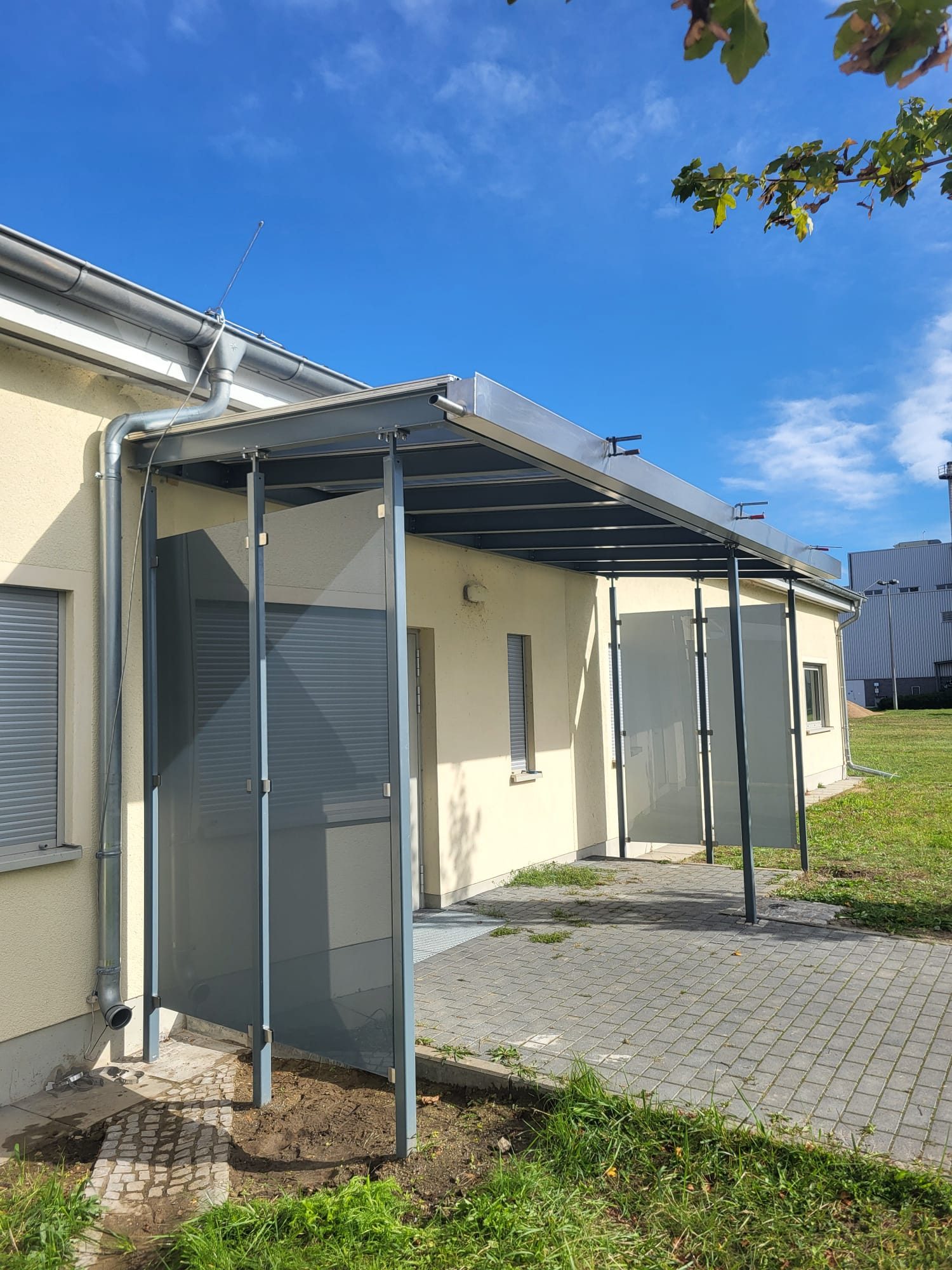 Vordach Schönerlinde – bp Metallbau GmbH, Bild 1